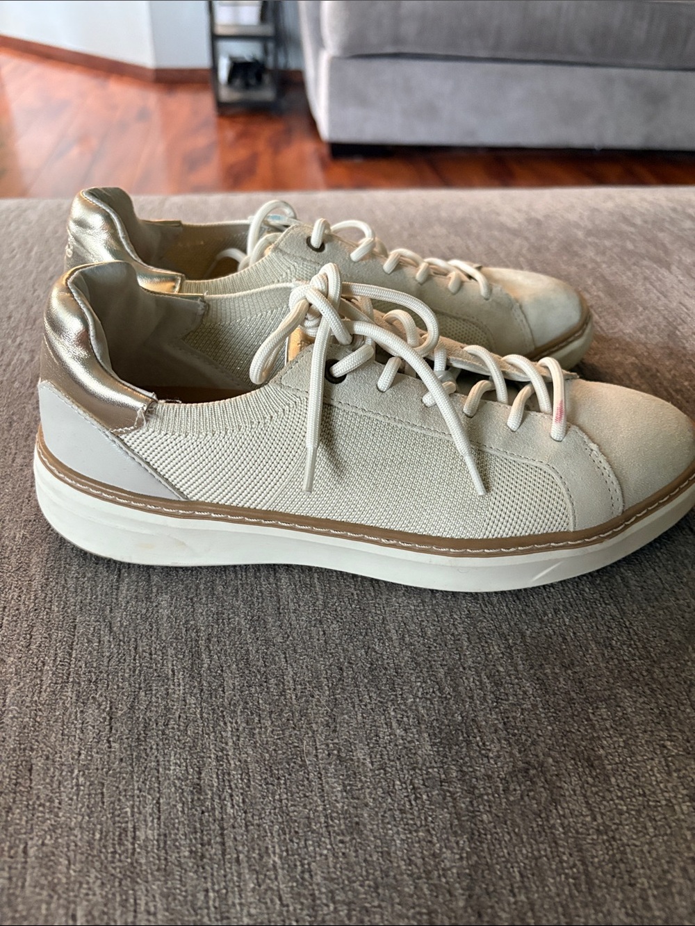 Hush Puppies Women's Cream Knit Low-Top Sneakers with Gold Heel